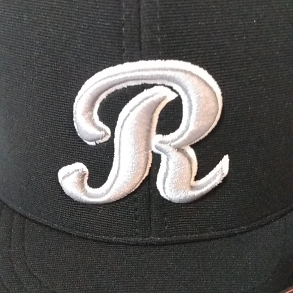 TACOMA RAINERS BLACK FITTED CAP PACIFIC HEADWEAR FLEX FIT SIZE SM-MED NWT - Picture 3 of 9